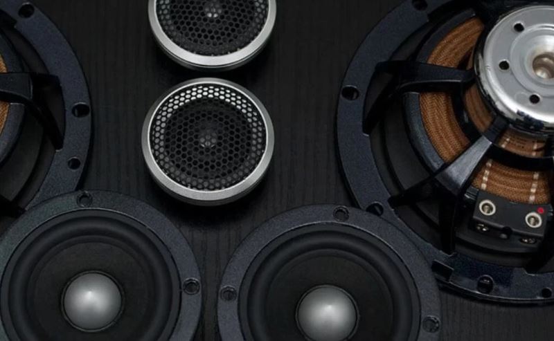 انواع خدمات لوازم برق خودرو سیامک در مراغه